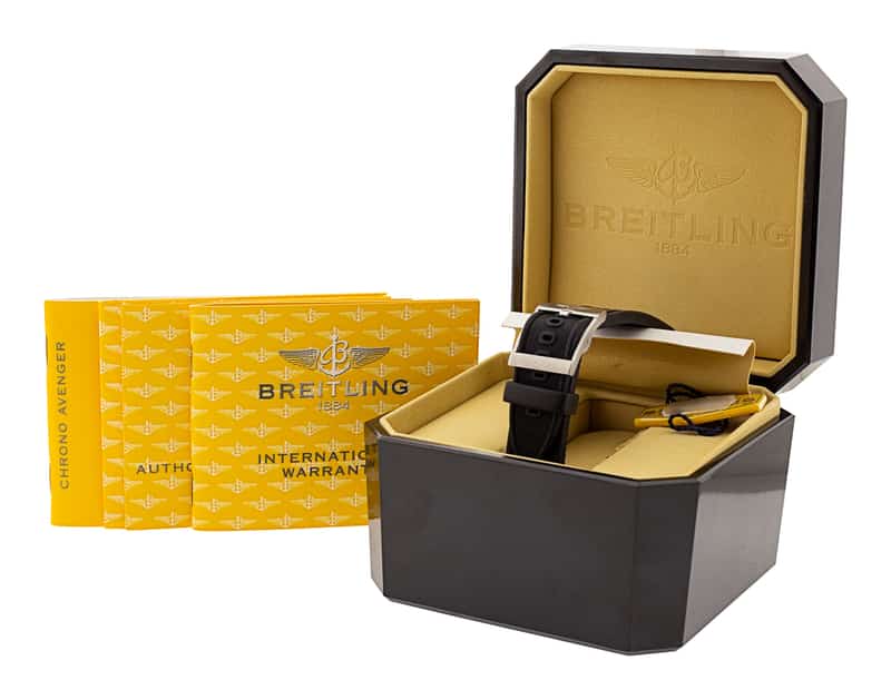 Breitling Chrono Avenger E13360